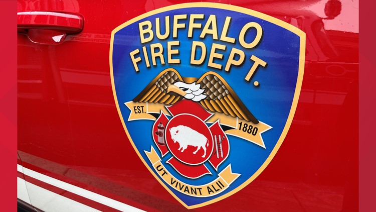 2 cats and owner displaced after fire at Elmwood apartment building — East Hampton Community news
