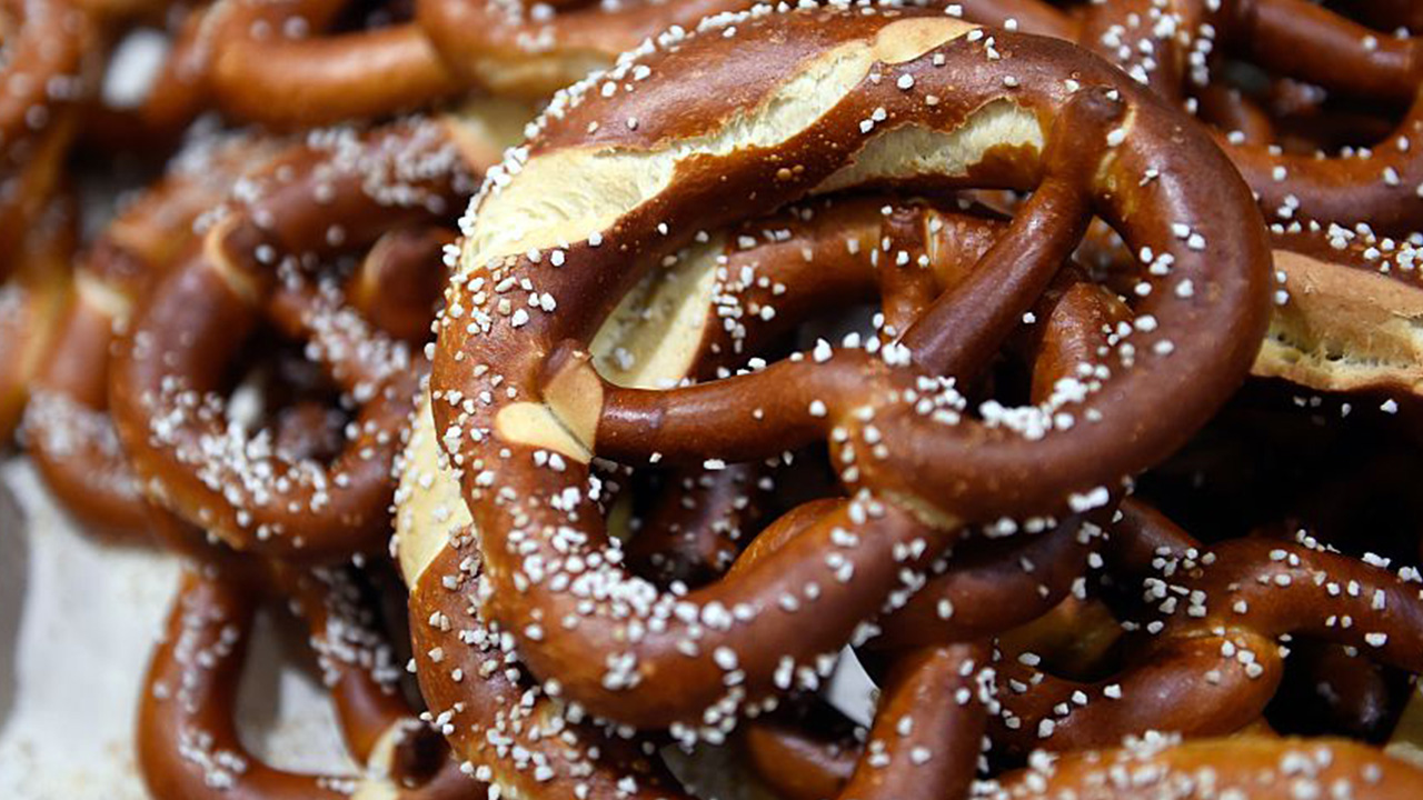 Students served pretzels covered in oven cleaner, lawsuit claims — East Hampton Schools news